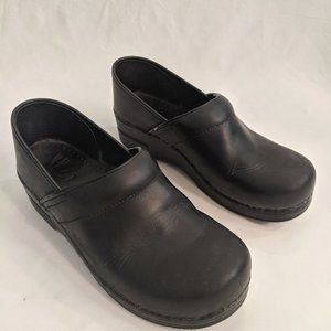 Women's professional clogs
